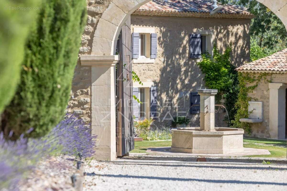 Maison à OPPEDE