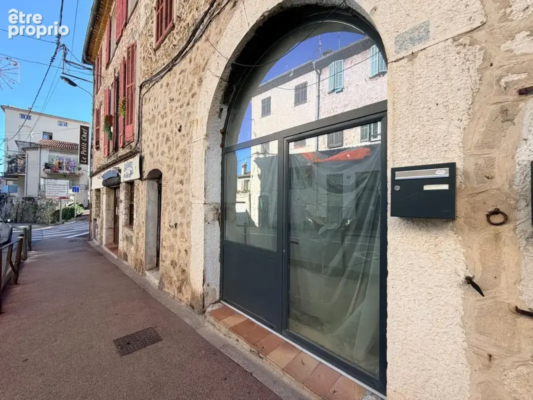 Vence (06140) / vieille ville - vente local commercial 57m2 - photo 2