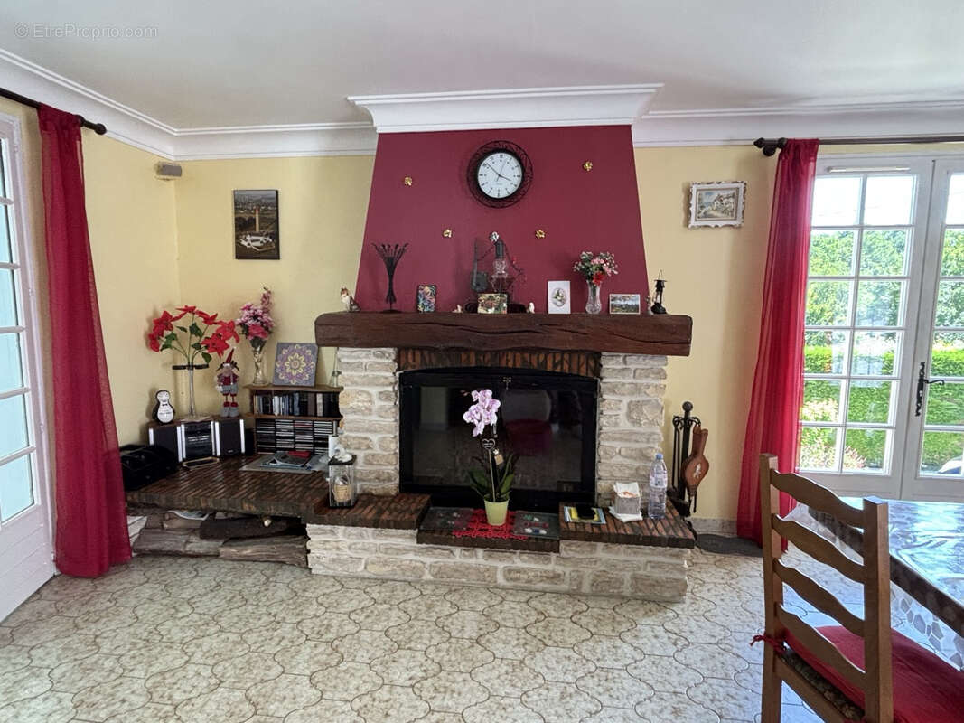 Maison à SAINT-BRIS-DES-BOIS