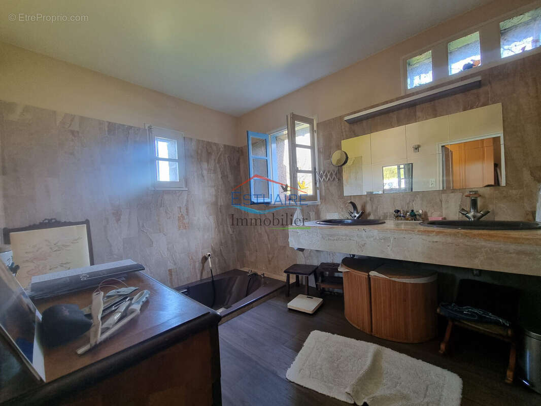 Maison à SAINT-ETIENNE-DE-MONTLUC