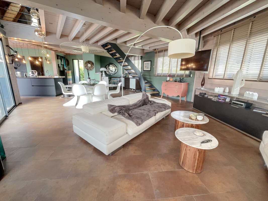 Maison à DRUMETTAZ-CLARAFOND