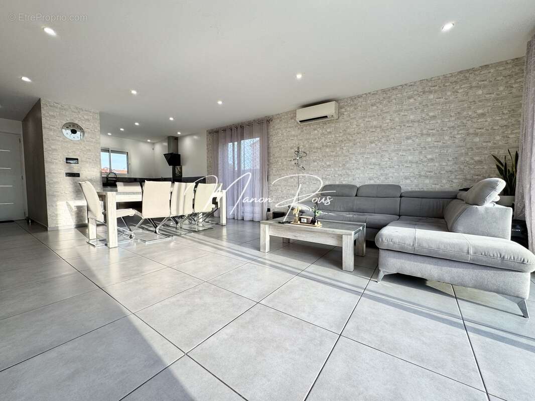 Maison à PEYRESTORTES