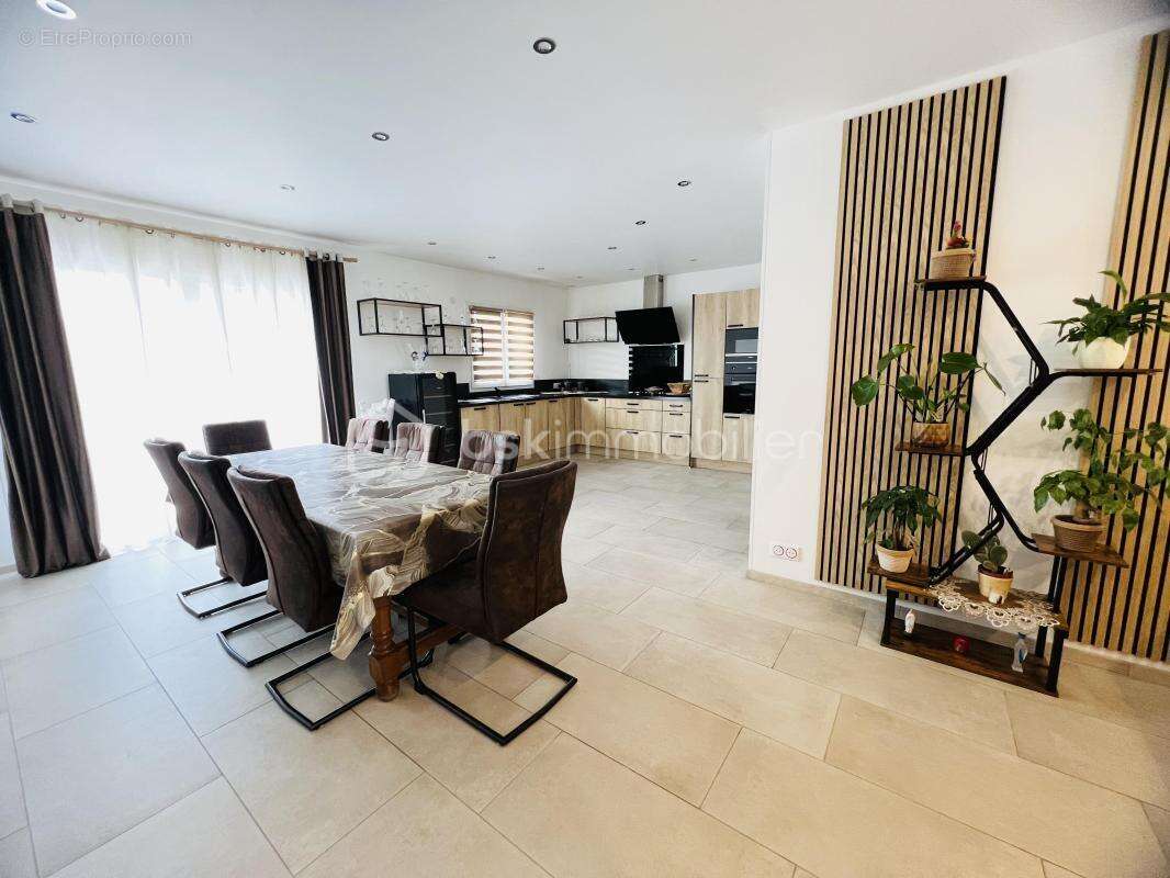 Maison à SAINT-GERMAIN-LES-ARPAJON