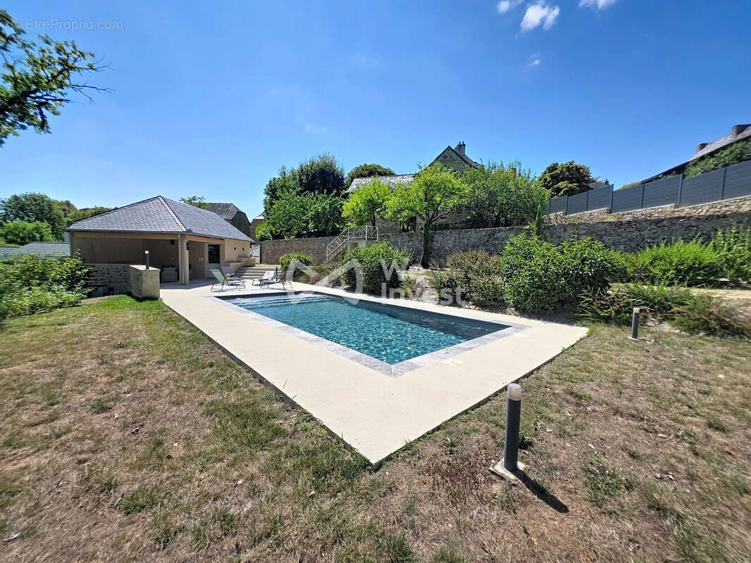 Maison 183 m² à Rignac  - photo 2