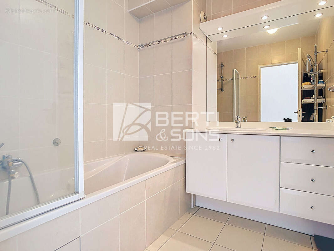 Appartement à MANDELIEU-LA-NAPOULE