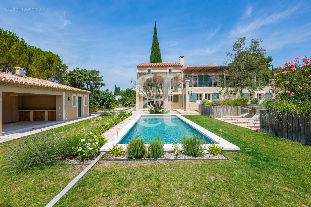 Maison 300 m² à Fontvieille  - photo 3