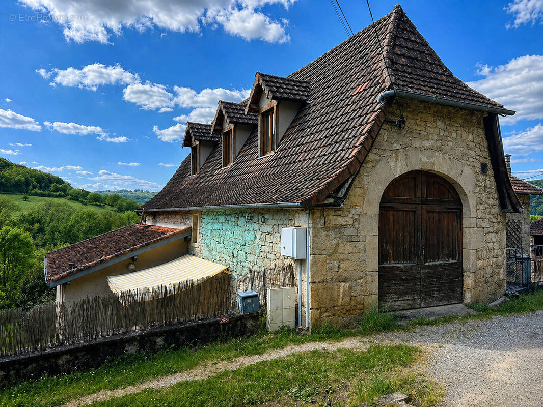 Maison à AMBEYRAC