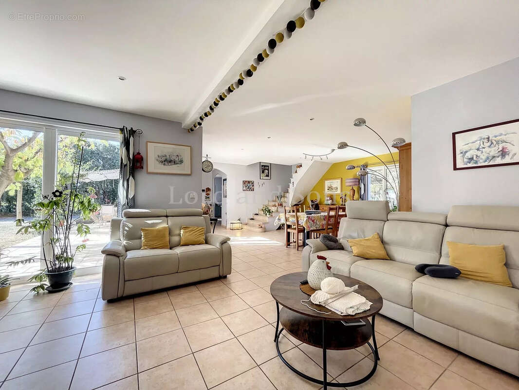 Maison à SUZE-LA-ROUSSE