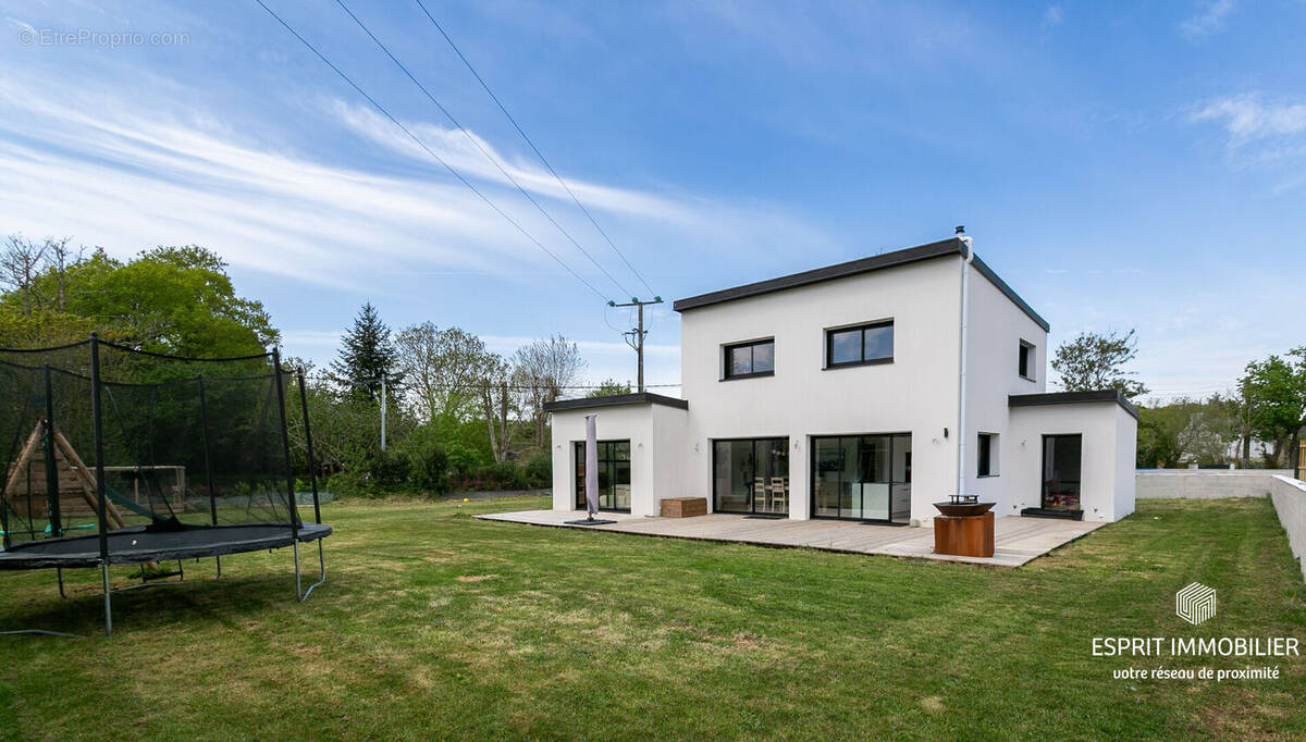 Maison à RIEC-SUR-BELON
