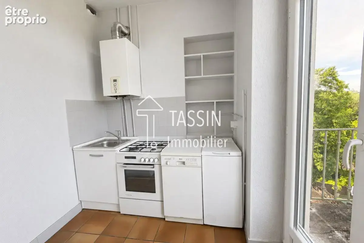 Ecully limite Tassin - Appartement de charme - photo 3