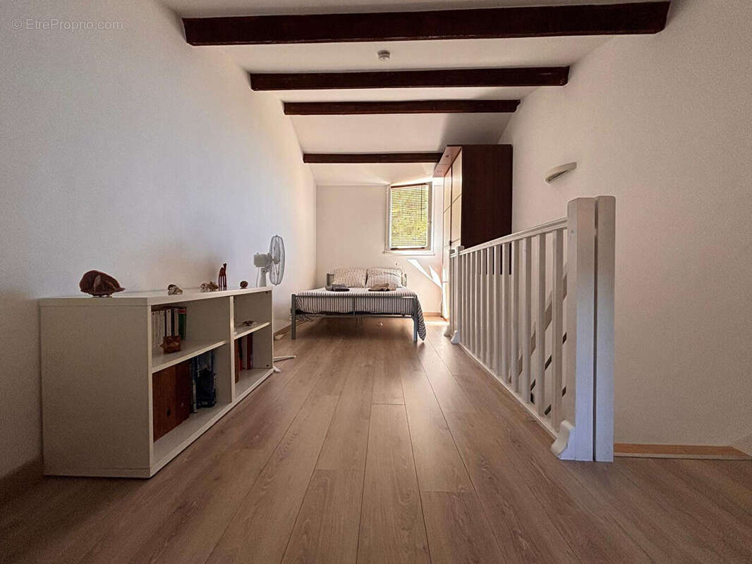 A vendre appartement t2 en duplex avec parking a la courronne - photo 4