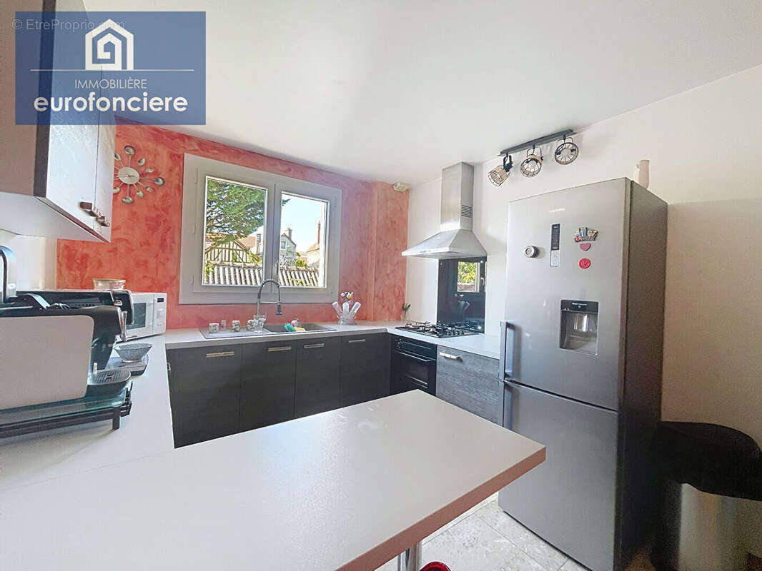 Maison à SAINTE-SAVINE