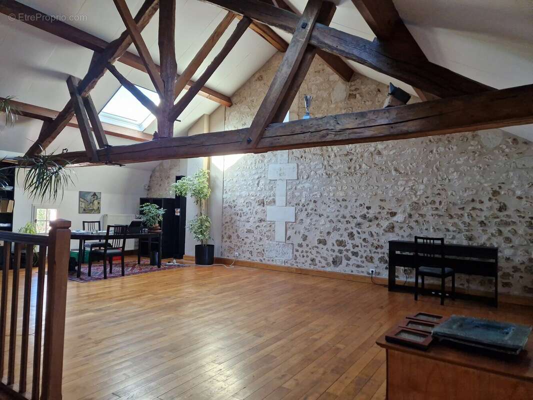 Maison à AUBETERRE-SUR-DRONNE