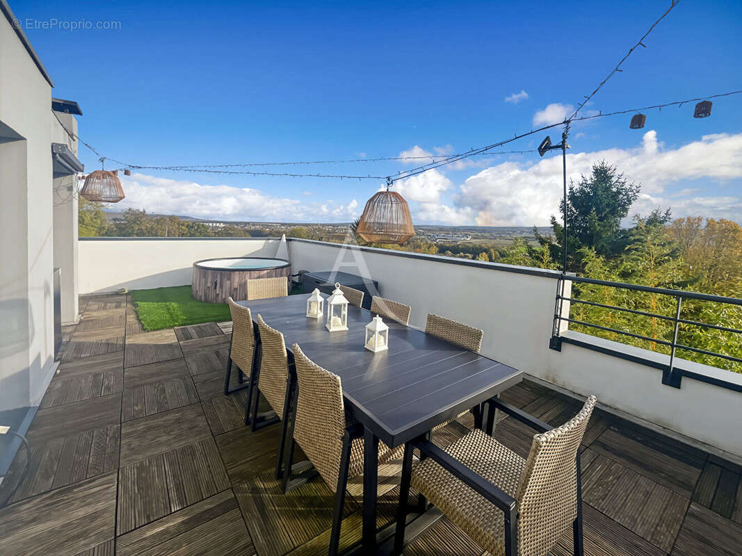 Maison à MEZY-SUR-SEINE