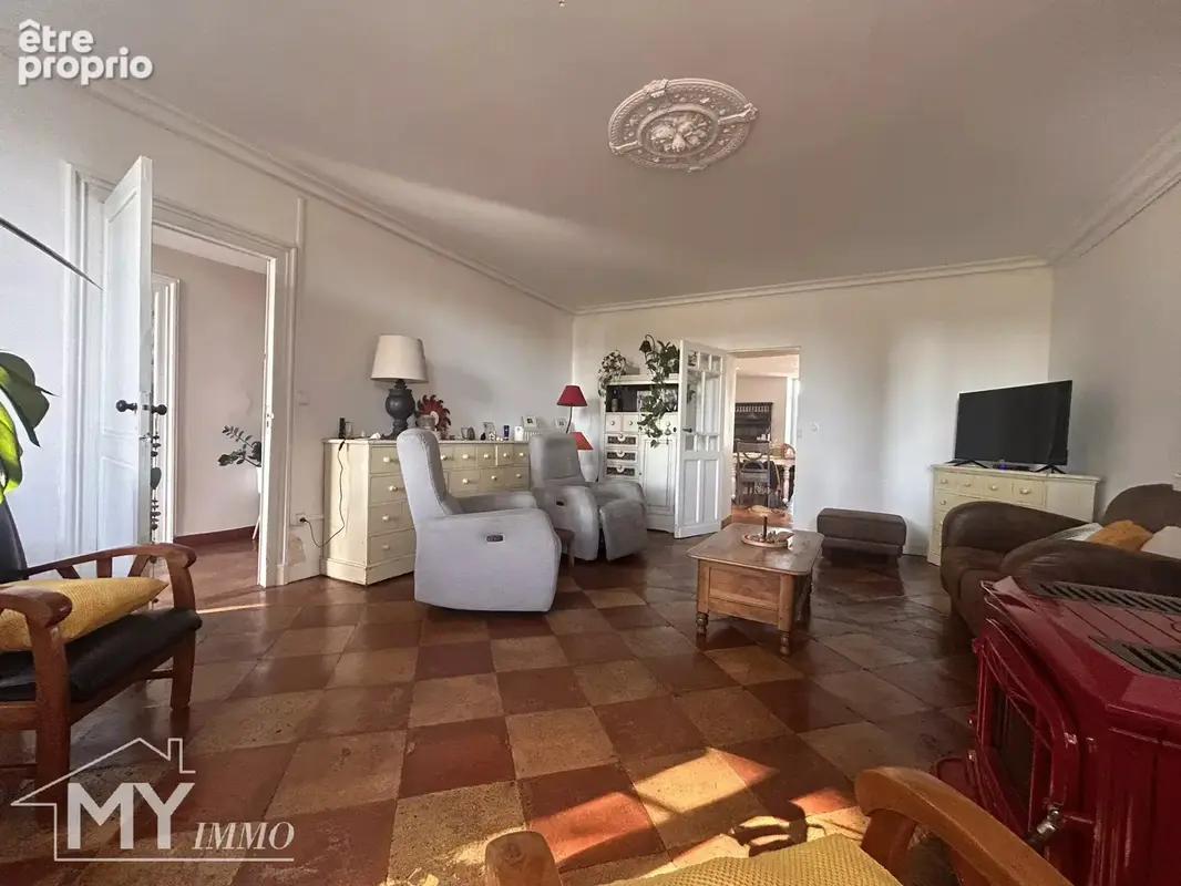 Élégante maison bourgeoise en pierre avec deux granges - photo 6