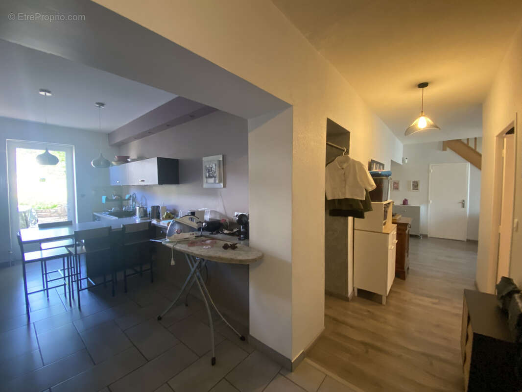 Appartement à ROCHE-LA-MOLIERE