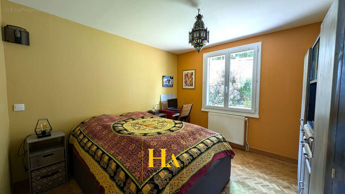 Maison à CHARMES-SUR-L'HERBASSE