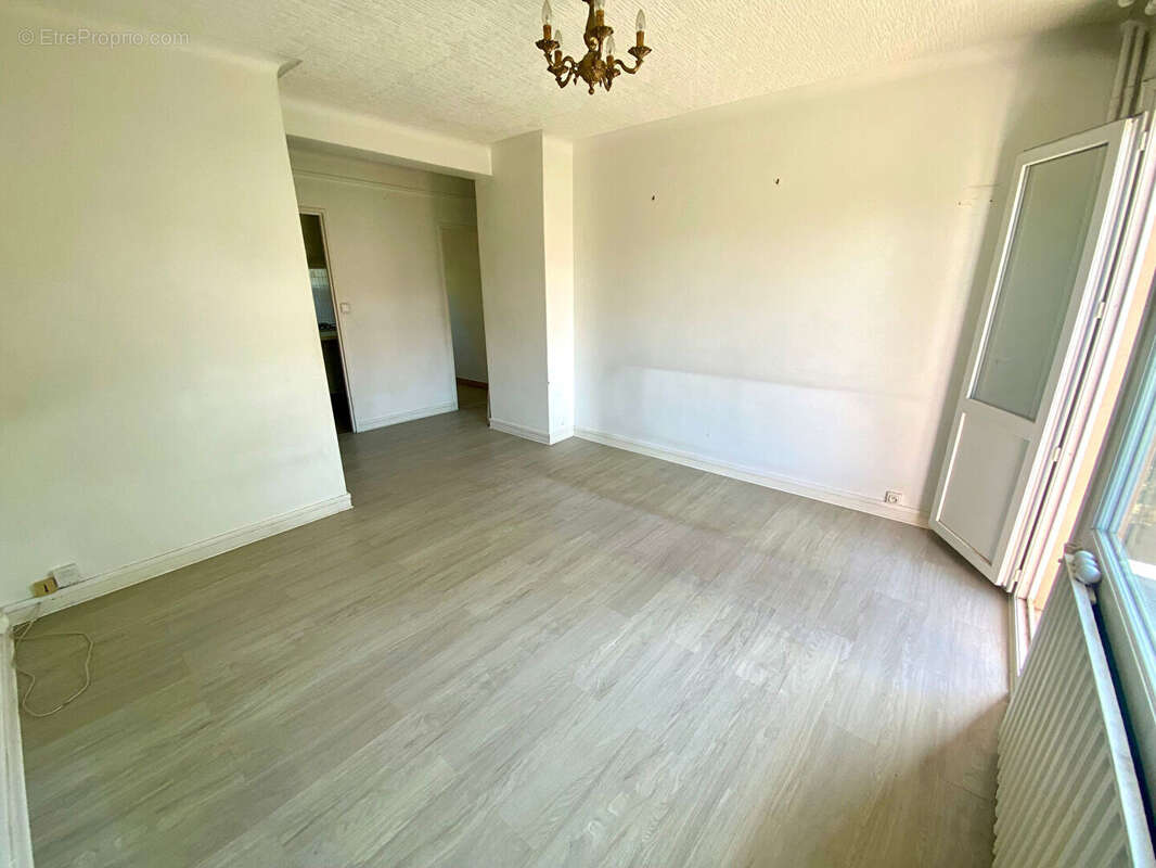 Appartement à SARTROUVILLE