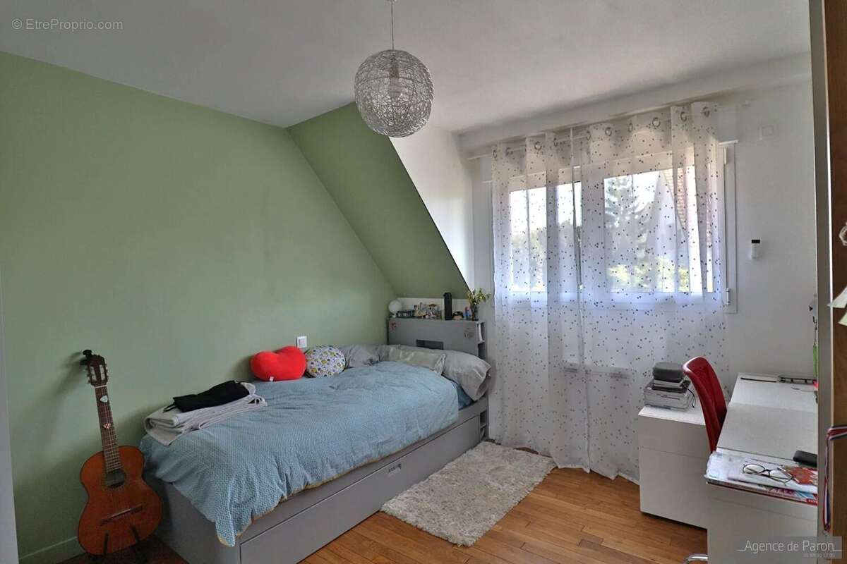 Maison à VERRIERES-LE-BUISSON