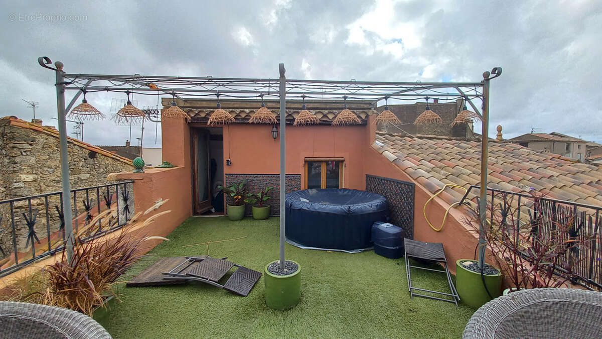 Maison à CORNEILHAN