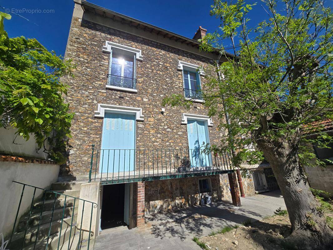 Maison à CORBEIL-ESSONNES