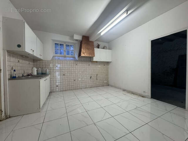 Maison pierre 108 m2 + cour + garage - photo 3