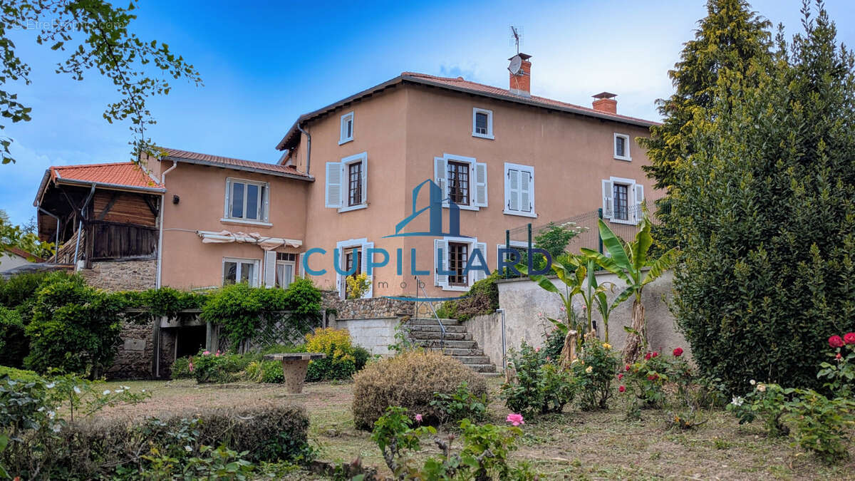 Maison à RENAISON