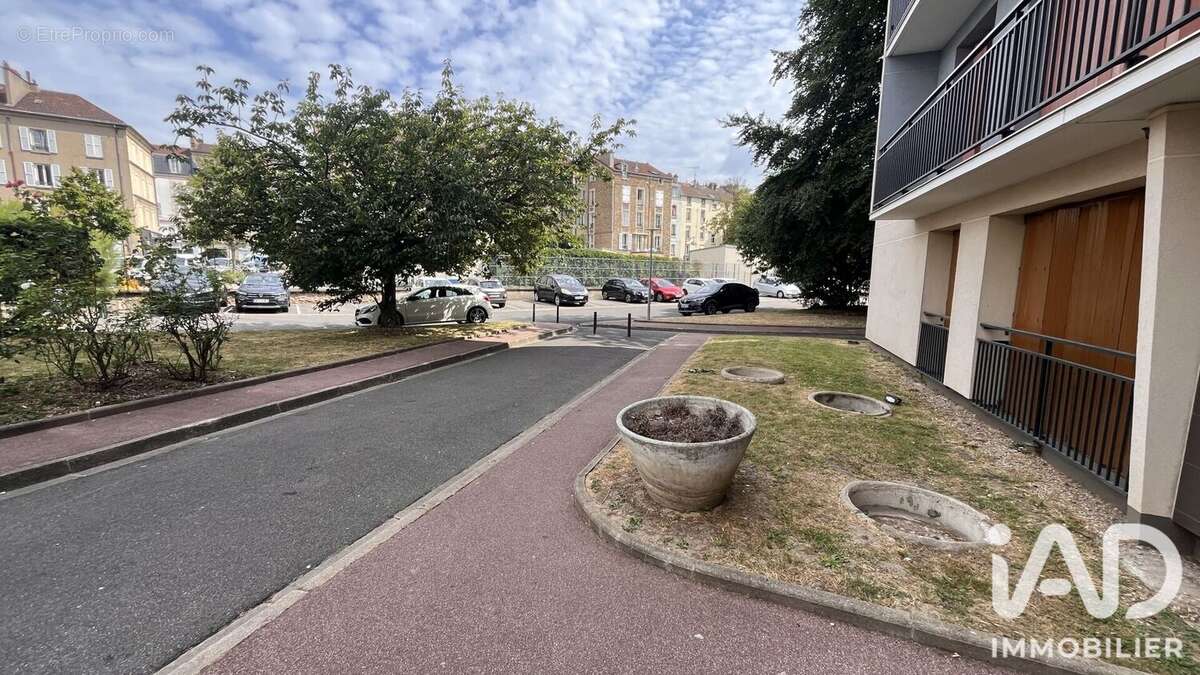 Photo 9 - Appartement à VILLENEUVE-SAINT-GEORGES
