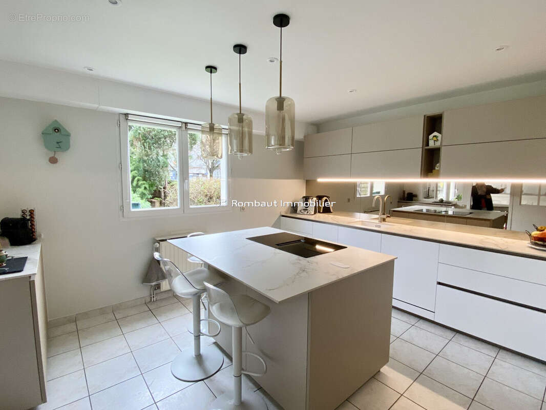 Maison à LA CELLE-SAINT-CLOUD