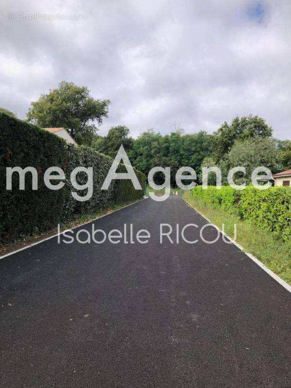 Les mathes, terrain a batir 400m² viabilisé - photo 2