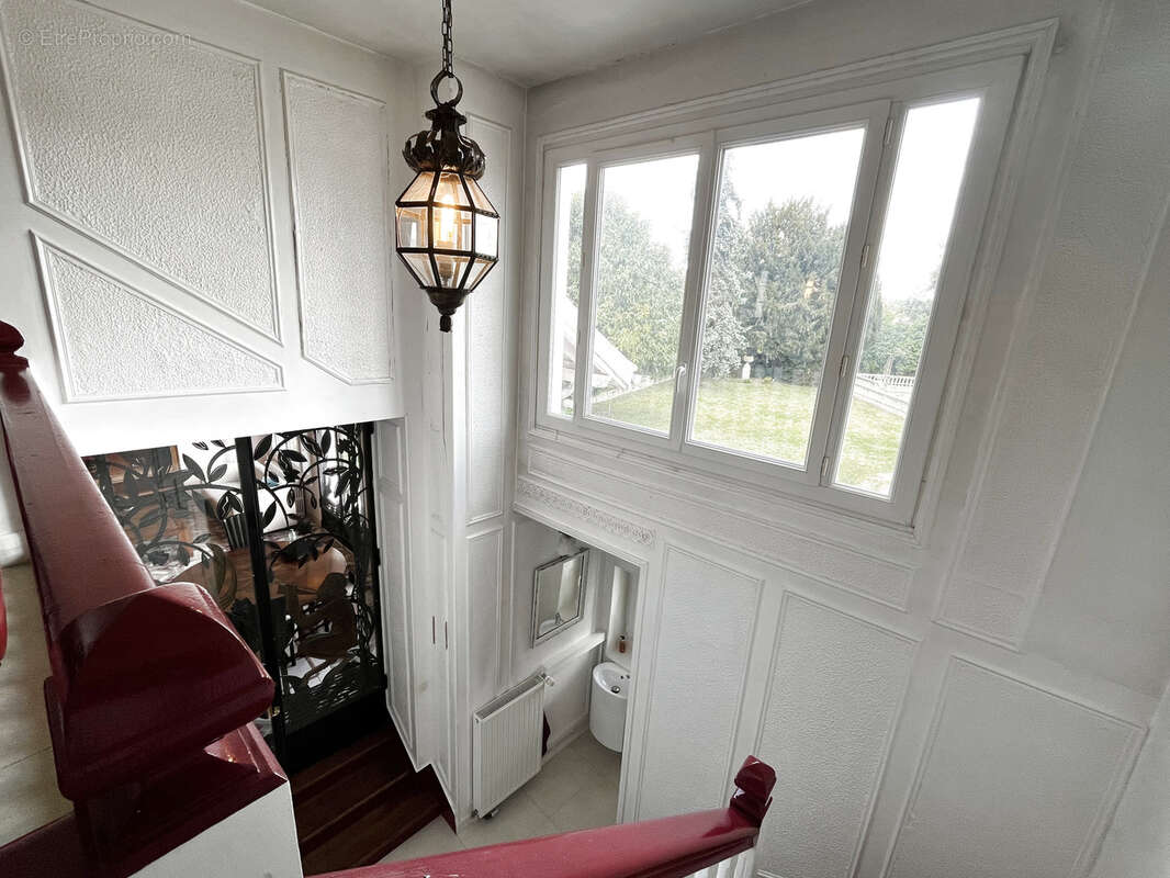 Maison à JOUY-LE-MOUTIER