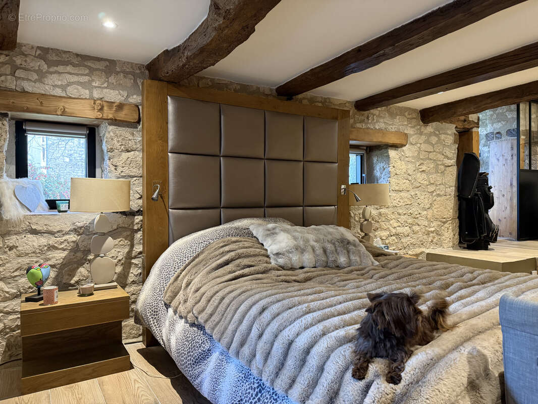 Maison à MONTAIGU-DE-QUERCY