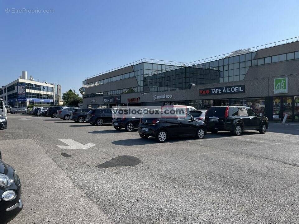 Commerce à VILLENEUVE-LOUBET