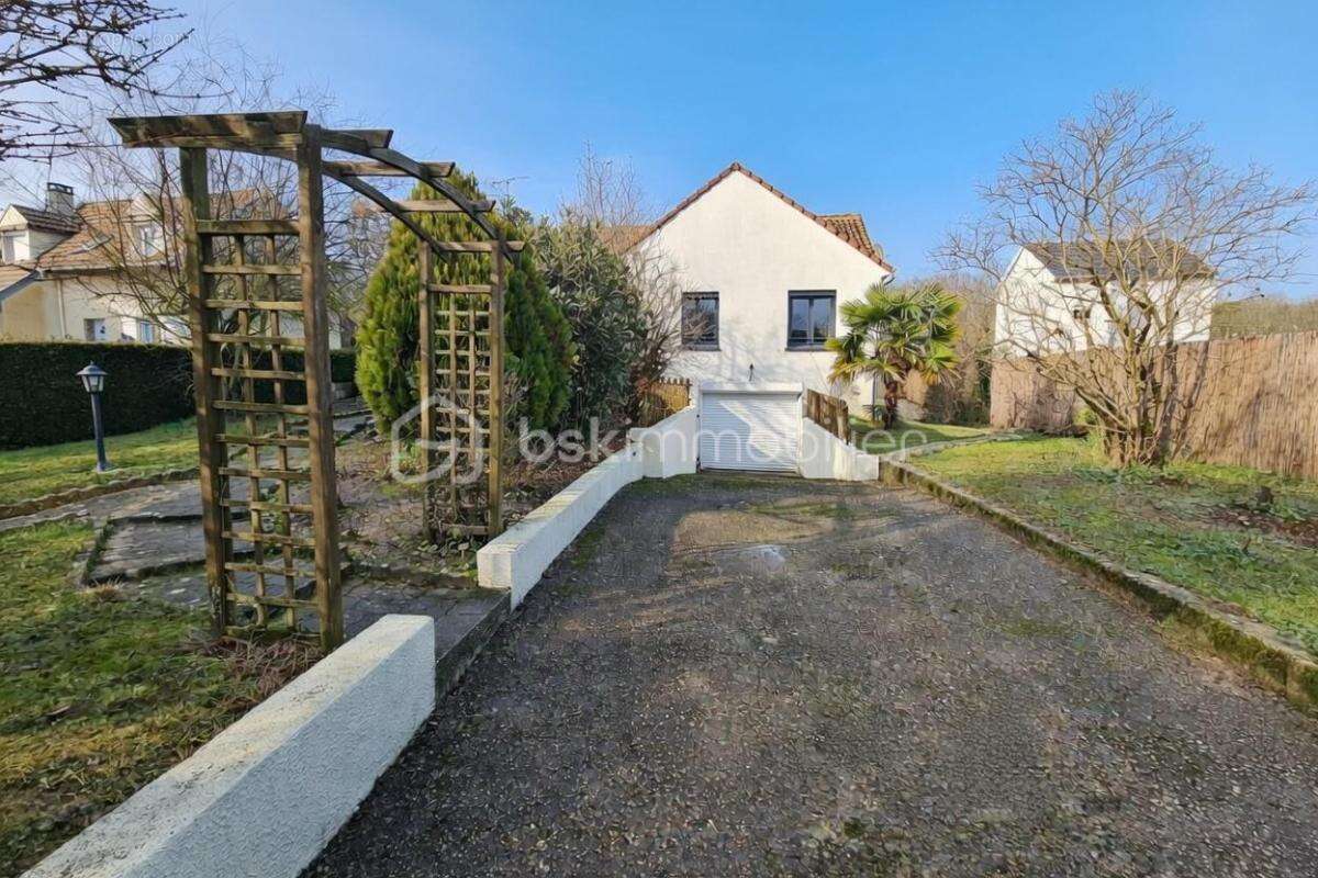 Maison à MOUROUX
