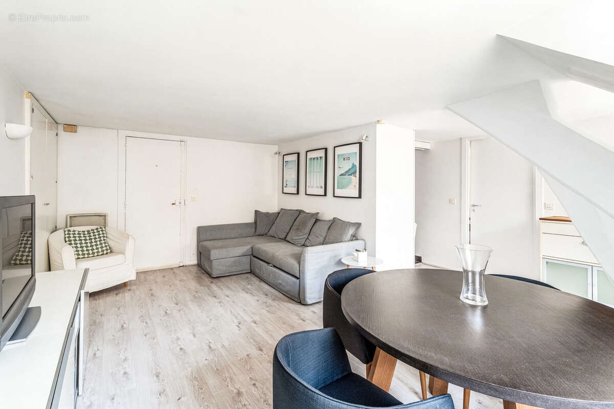 Appartement à PARIS-8E