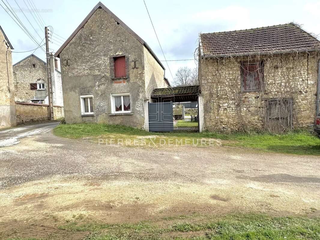 Maison à SAINT-MARTIN-D&#039;AUXIGNY