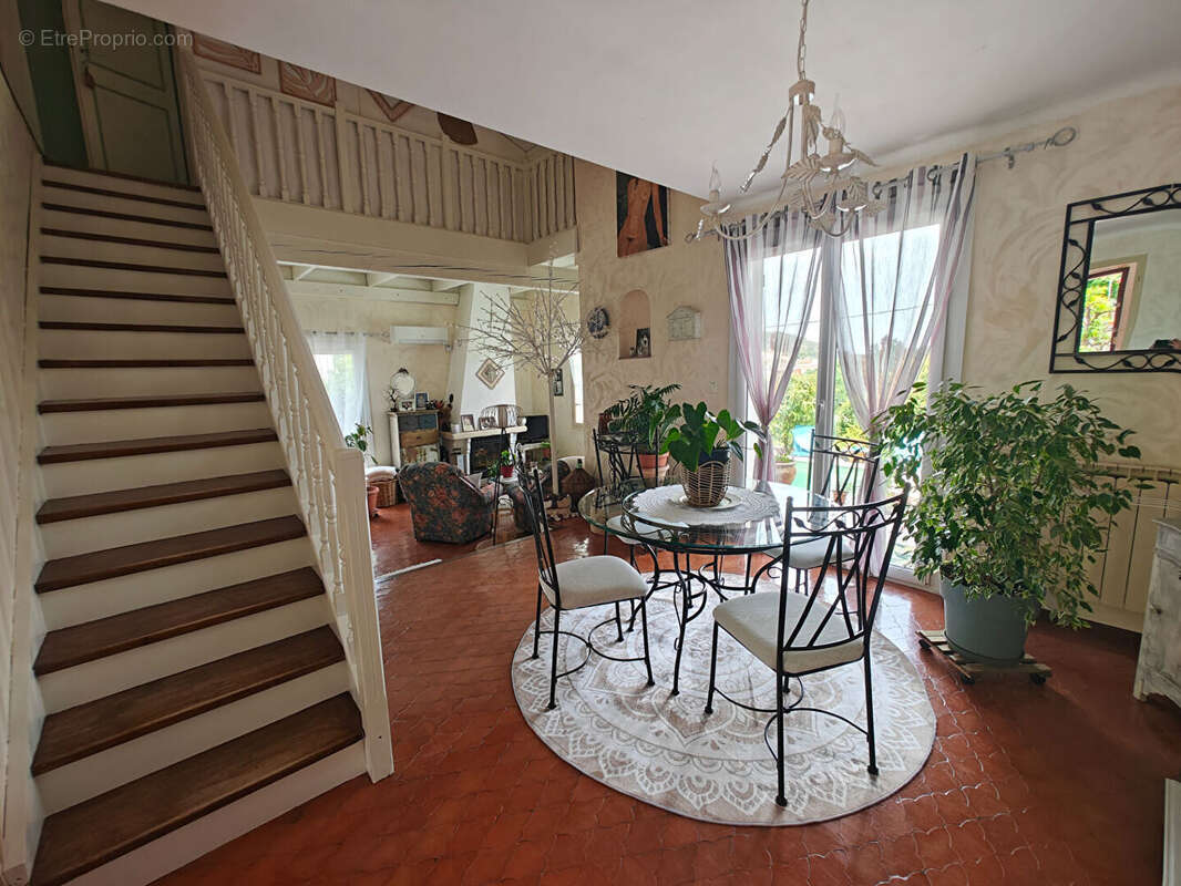 Maison à SOLLIES-VILLE