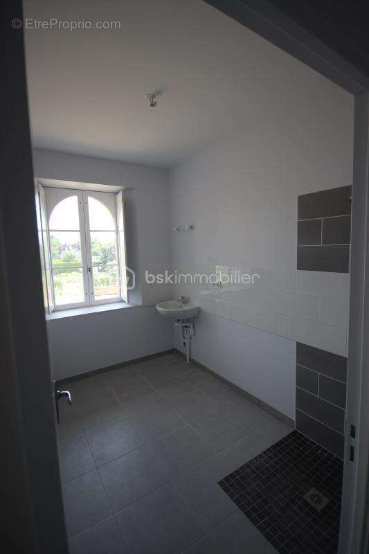 Appartement à MESLAY-DU-MAINE