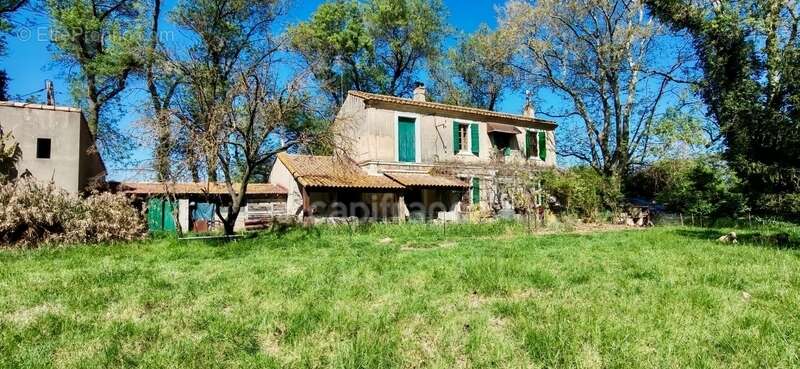 Maison à FONTVIEILLE