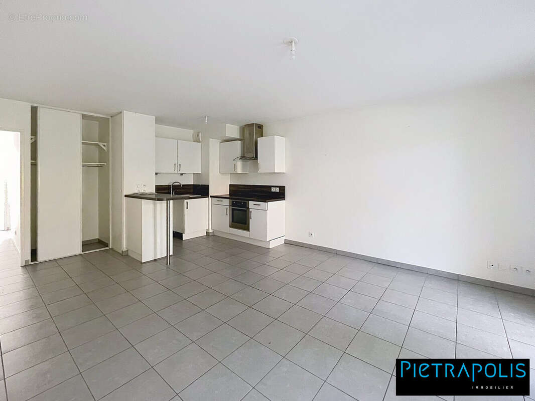 Appartement à MORANCE