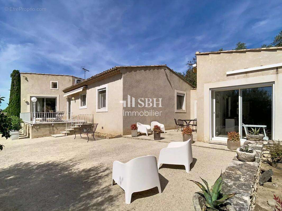 Maison à ROBION