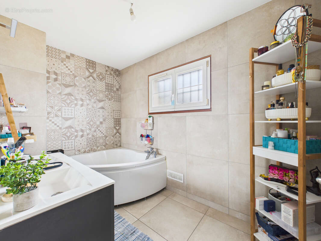 Maison à SARTROUVILLE