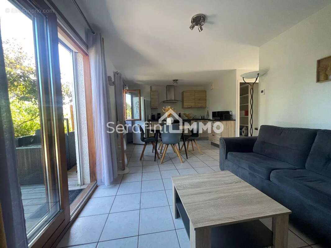 Appartement à POISY