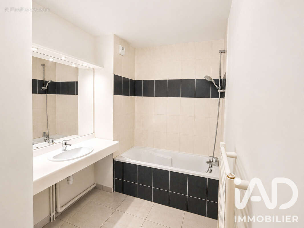 Appartement 68 m² à Saint-Sebastien-Sur-Loire  - photo 5