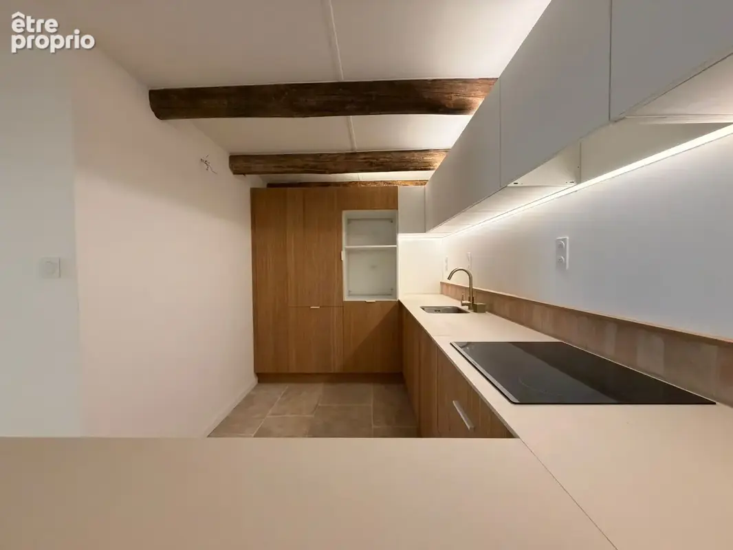NIMES VAUBAN/CROIX DE FER Magnifique maison rénovée de 165m2 4 pièces, garage 46 m2, terrasse 35 m2 - photo 5