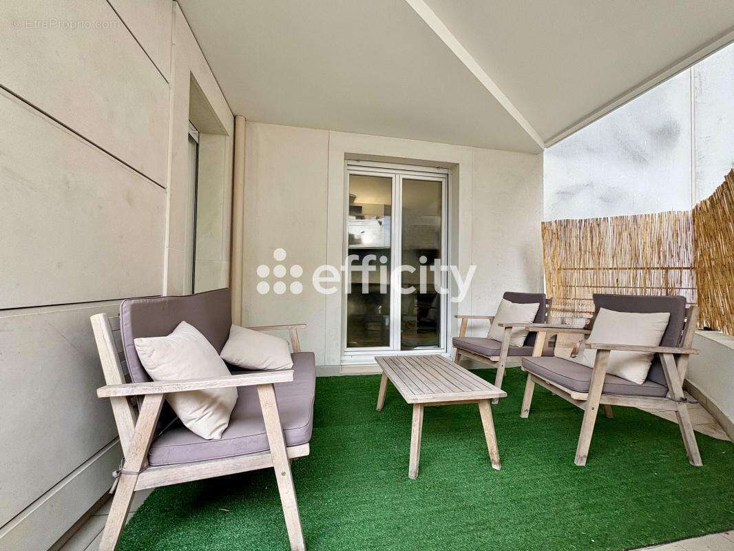 Appartement à COURBEVOIE