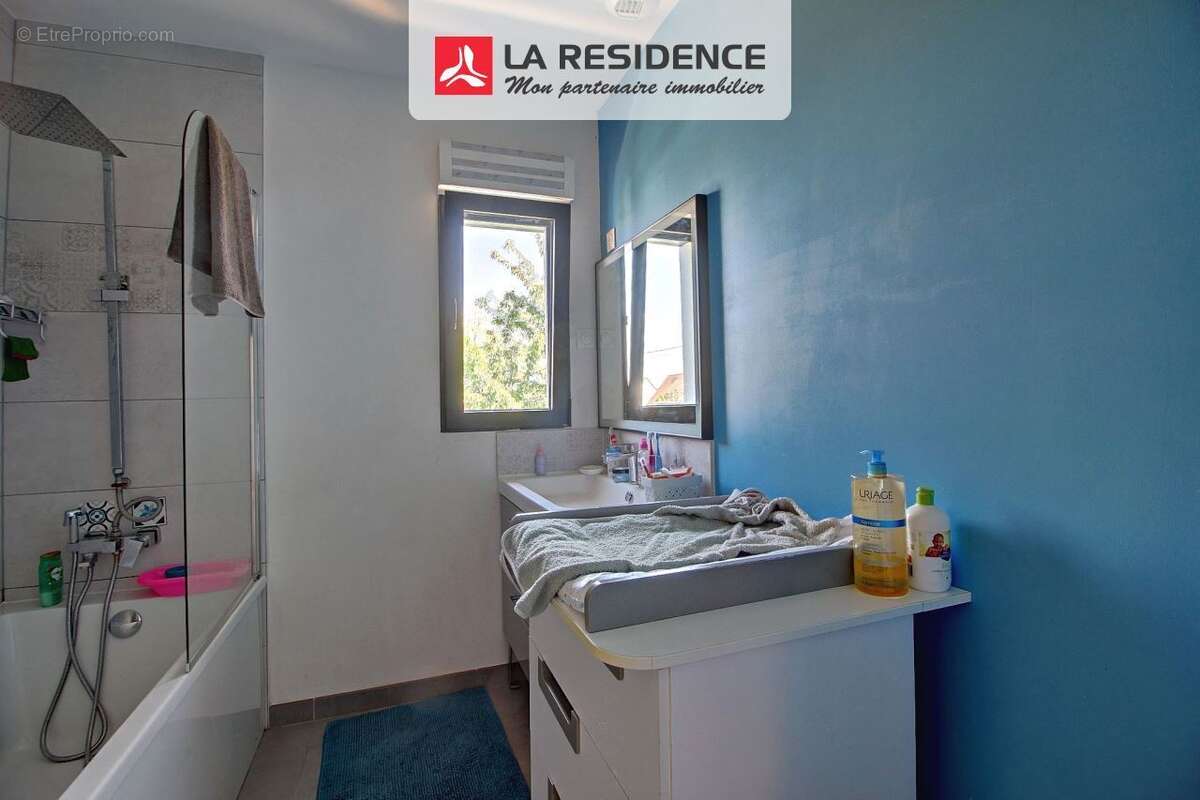 Maison 122 m² à Saint-Etienne-Du-Rouvray  - photo 9