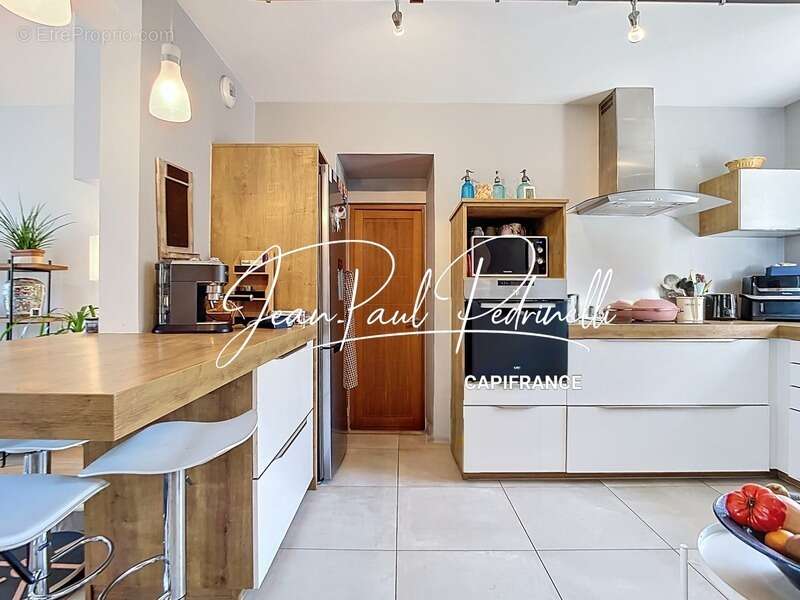 Maison à SAINT-GENIS-LAVAL