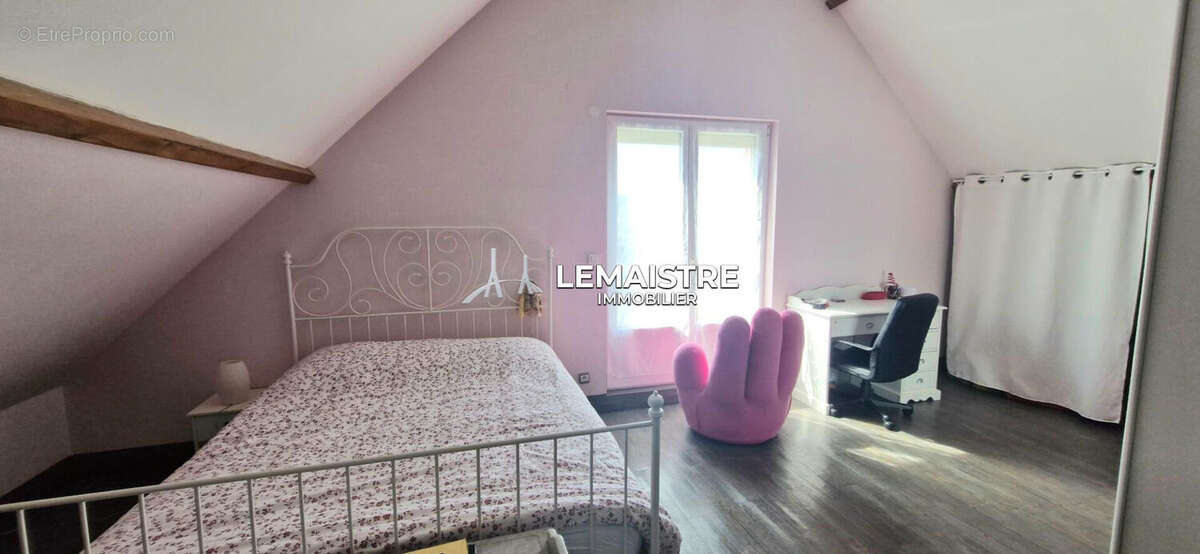 Maison à vendre - Yvetot - Quartier du Fay - 160 m² - 5 chambres - Sous-sol complet - Terrain 1535 m² - photo 7