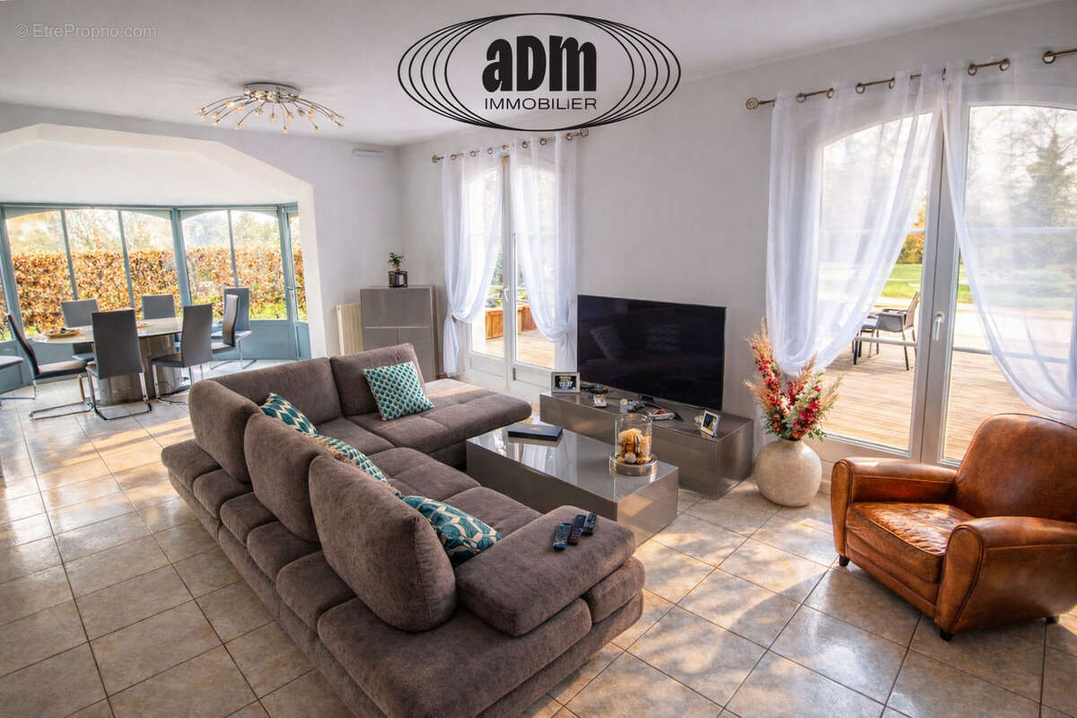 Maison à BAILLY-ROMAINVILLIERS